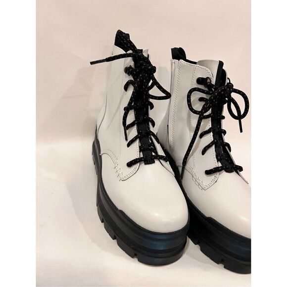 UGG Women's White Black Sidnee Waterproof Platform Lug Combat Boots Size 9 NWOT - Picture 5 of 13